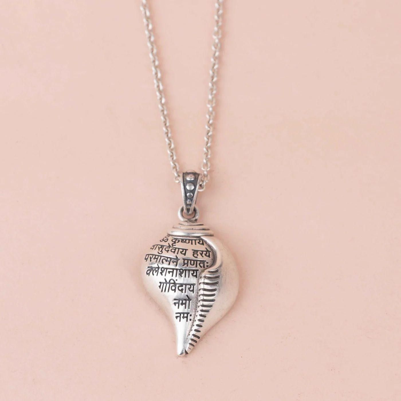 Shri Krishna Shankha Pendant with Chain